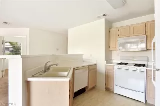 Photo #5: 2104280 Listing