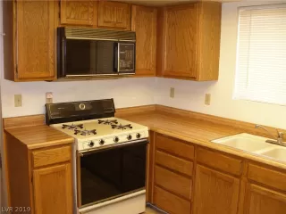 Photo #6: 2104284 Listing 