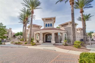 Photo #1: 2104287 Listing 