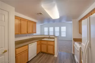 Photo #6: 2104287 Listing 