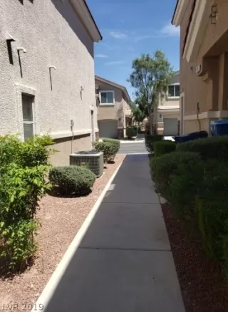 Photo #1: 2104355 Listing 