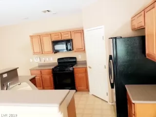 Photo #3: 2104355 Listing 
