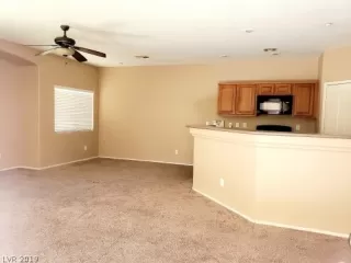 Photo #5: 2104355 Listing 
