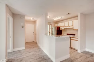 Photo #6: 2104410 Listing 