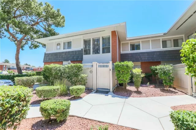 MLS: 2104419 Condo For Sale