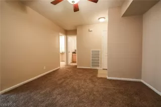 Photo #6: 2104419 Listing