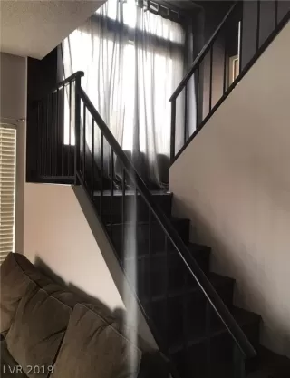 Photo #5: 2104443 Listing