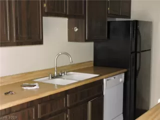 Photo #5: 2104448 Listing 