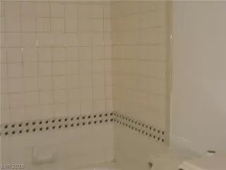 Photo #6: 2104448 Listing 