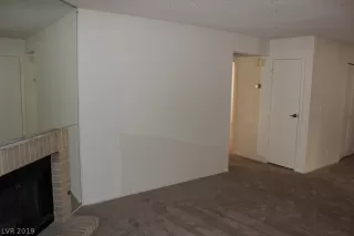 Photo #6: 2104455 Listing 