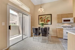 Photo #4: 2104475 Listing