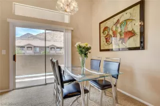 Photo #5: 2104475 Listing