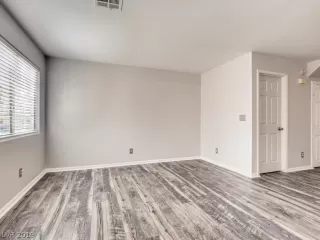 Photo #3: 2104476 Listing 