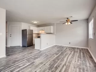 Photo #4: 2104476 Listing 