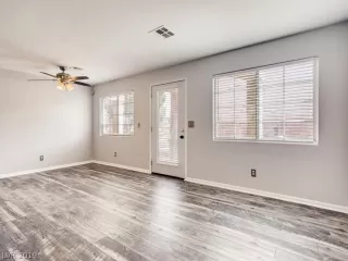 Photo #6: 2104476 Listing 