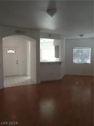 Photo #2: 2104501 Listing 