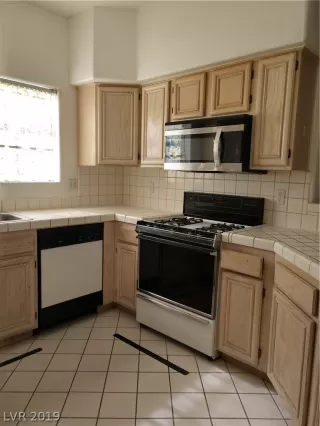 Photo #3: 2104501 Listing 