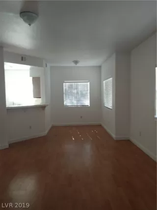 Photo #5: 2104501 Listing 