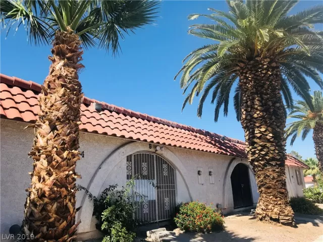 MLS: 2104512 Condo For Sale