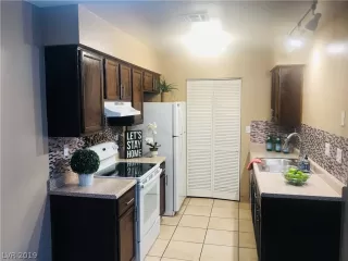 Photo #3: 2104512 Listing