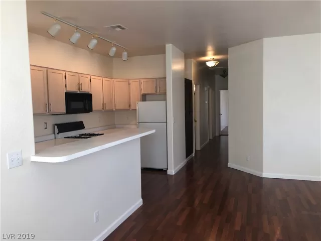 MLS: 2104524 Condo For Sale