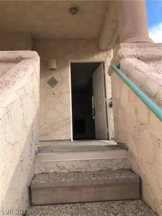 Photo #4: 2104524 Listing