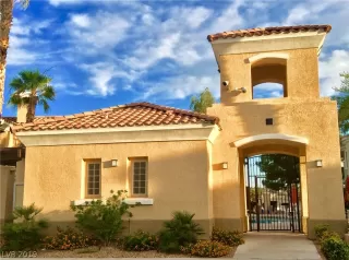 Photo #1: 2104580 Listing