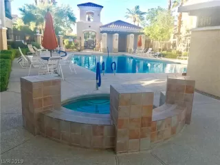 Photo #2: 2104580 Listing