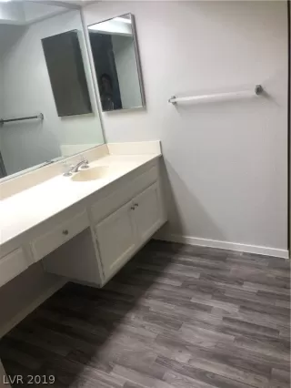 Photo #6: 2104585 Listing 