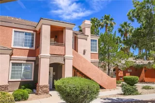 Photo #1: 2104706 Listing