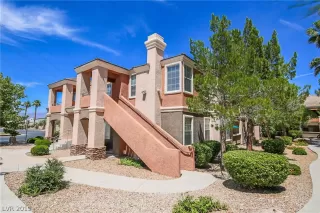 Photo #2: 2104706 Listing