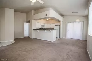 Photo #6: 2104706 Listing