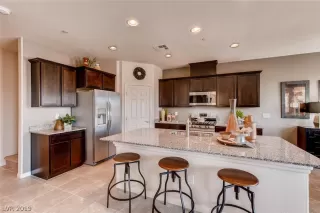 Photo #4: 2104747 Listing