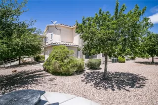 Photo #1: 2104773 Listing