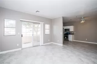 Photo #4: 2104773 Listing