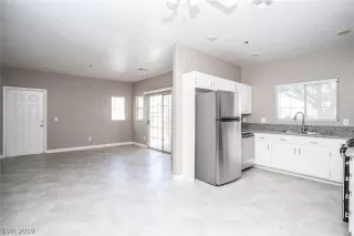 Photo #6: 2104773 Listing