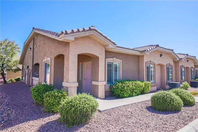 MLS: 2104802 Condo For Sale