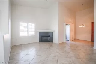 Photo #4: 2104802 Listing