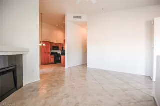 Photo #5: 2104802 Listing