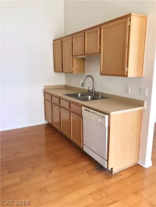 Photo #1: 2104812 Listing 