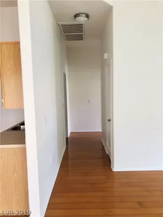 Photo #6: 2104812 Listing 