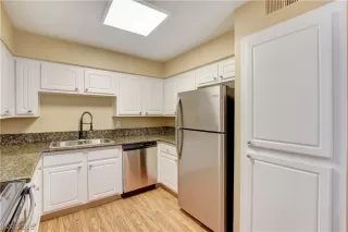 Photo #6: 2104824 Listing 