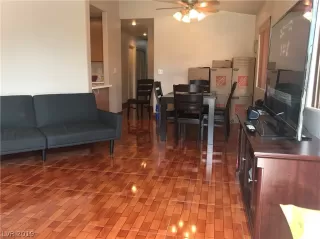 Photo #4: 2104854 Listing