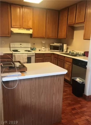 Photo #6: 2104854 Listing