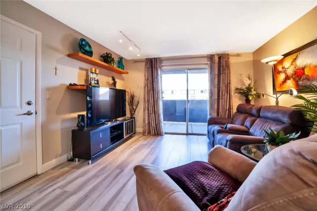 MLS: 2104912 Condo For Sale