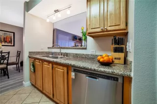 Photo #4: 2104912 Listing 