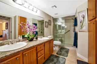 Photo #6: 2104912 Listing 