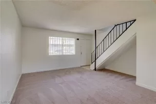 Photo #1: 2104945 Listing 