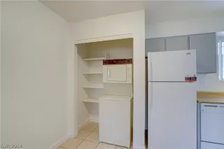 Photo #4: 2104945 Listing 