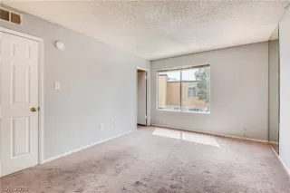 Photo #6: 2104947 Listing